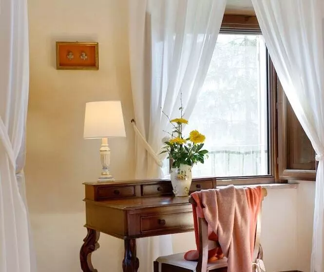 فندق Torre Palombara Dimora Storica