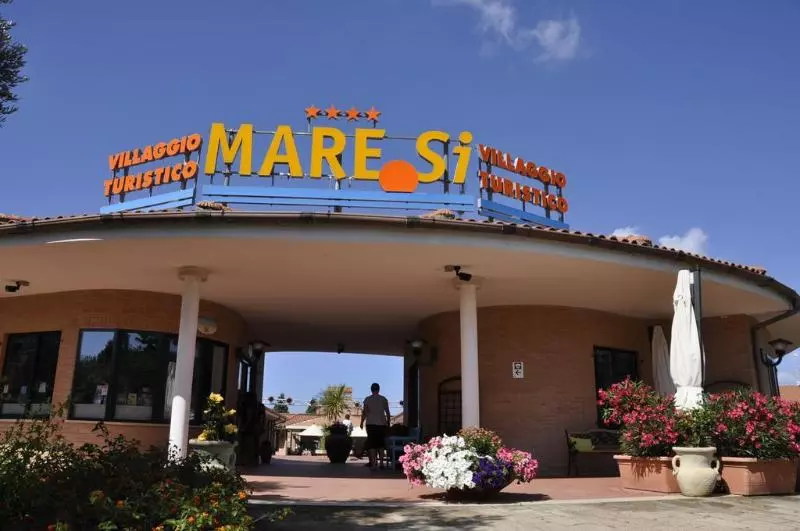 Отель Villaggio Mare Si