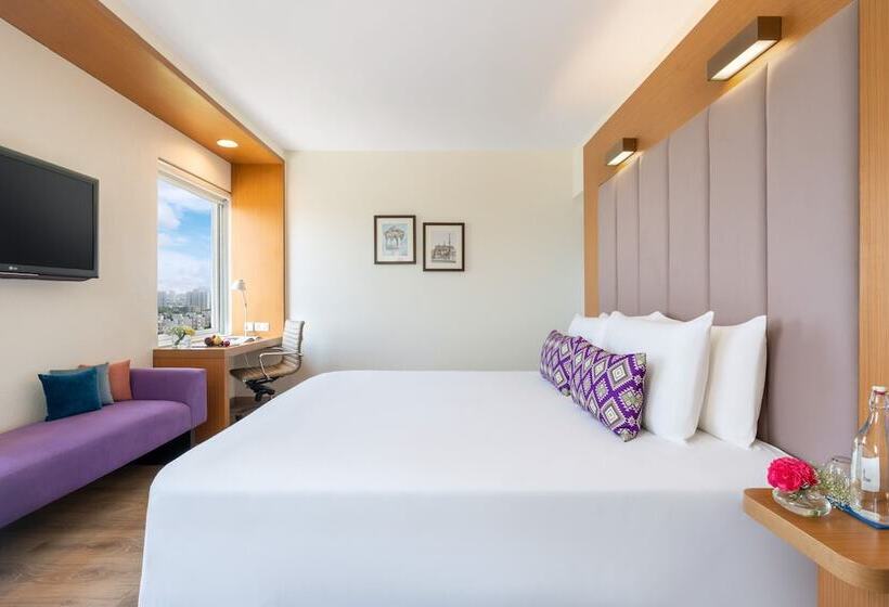 فندق Vivanta Ahmedabad Sg Highway