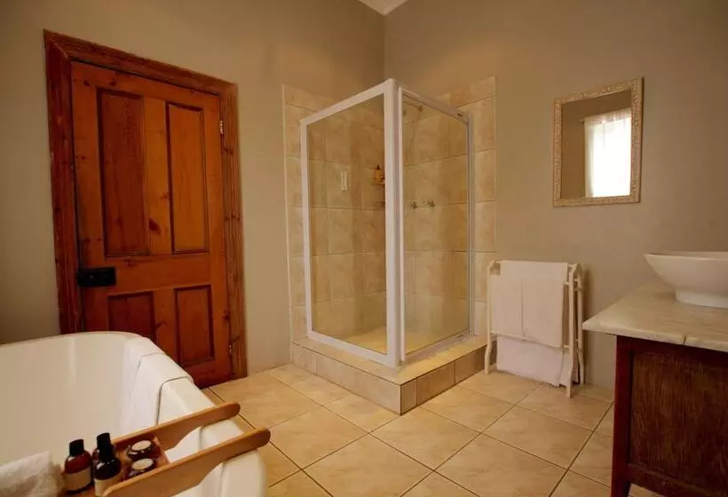 Leeuwenbosch Country House   Amakhala Game Reserve