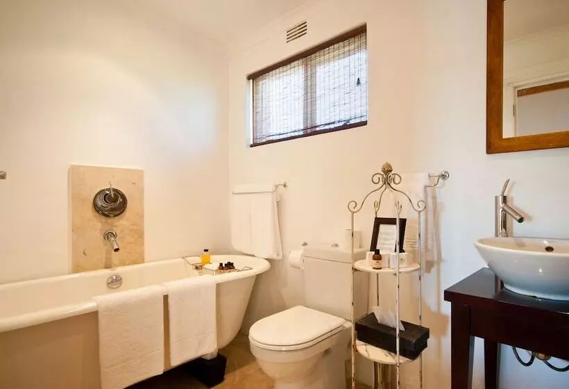 Leeuwenbosch Country House   Amakhala Game Reserve