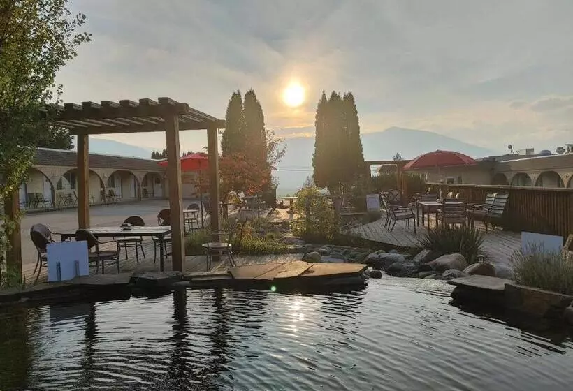 Magnuson Hotel Creston