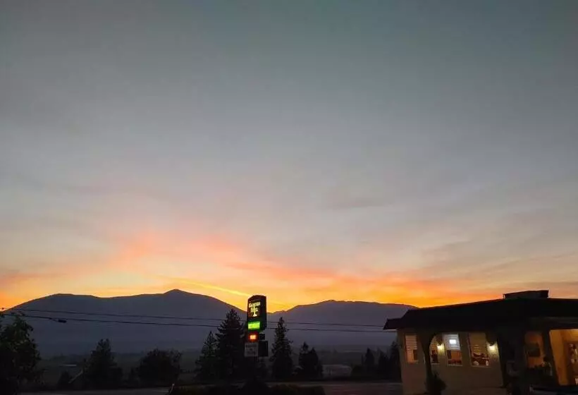 Magnuson Hotel Creston