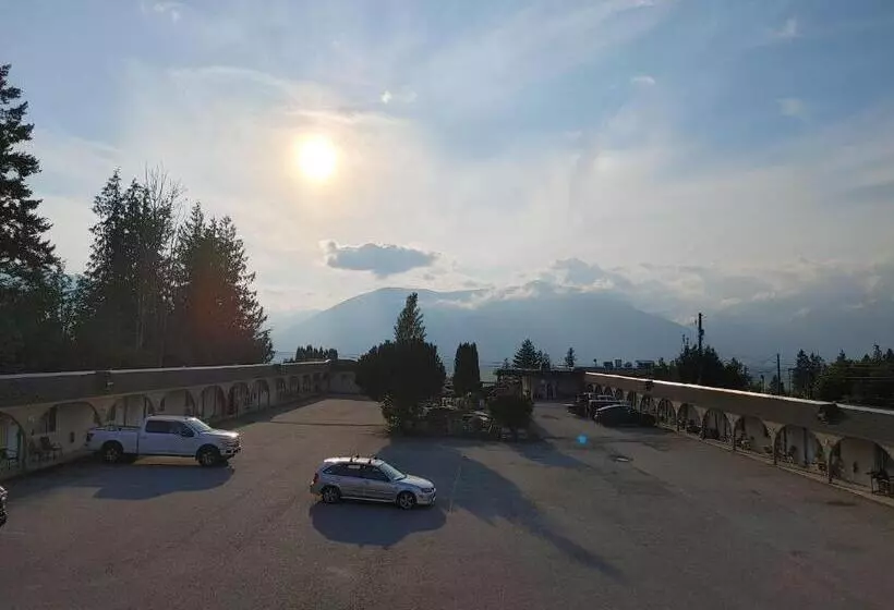 Magnuson Hotel Creston