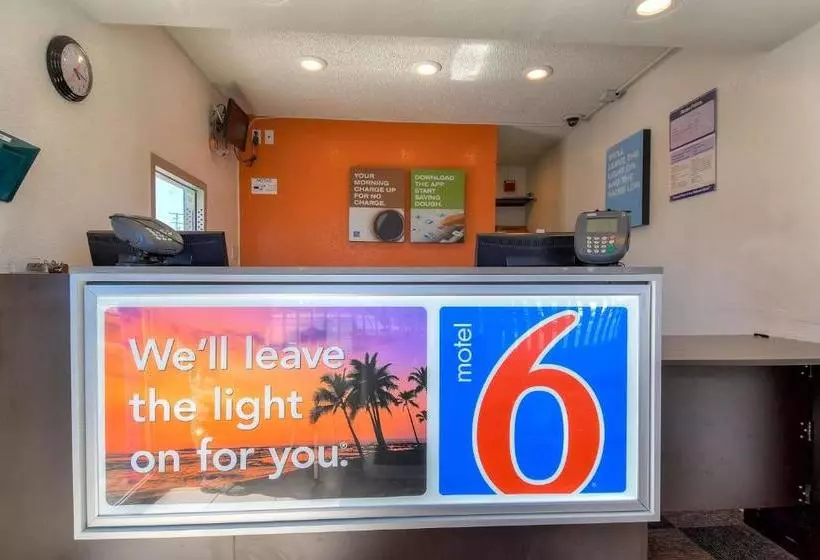 Motel 6 Los Angeles  Long Beach