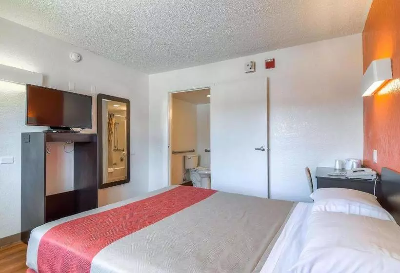 Motel 6 Los Angeles  Long Beach