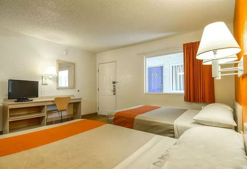 Motel 6 Los Angeles Norwalk