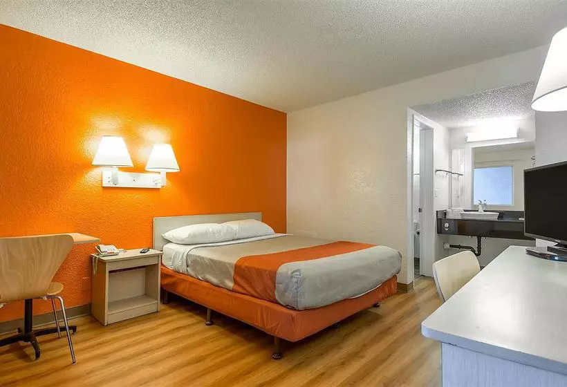 Motel 6 Los Angeles Norwalk