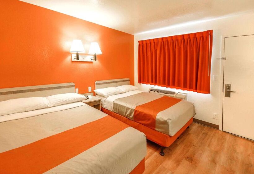 Motel 6 Huntsville, Tx