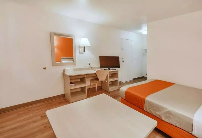 Motel 6 Huntsville, Tx