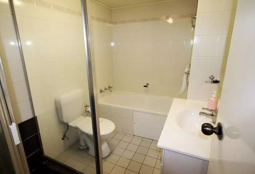 Tradewinds Apartments