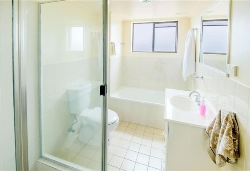 Tradewinds Apartments