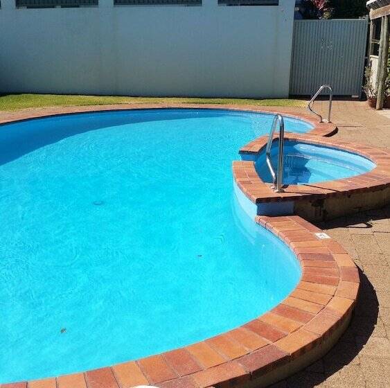 Tradewinds Apartments