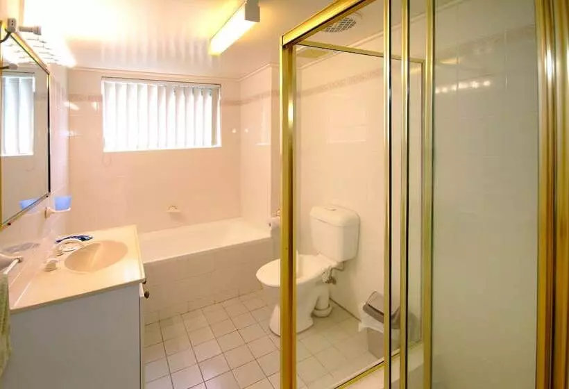 Tradewinds Apartments