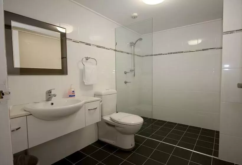 Tradewinds Apartments