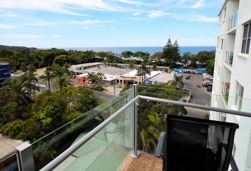 Tradewinds Apartments