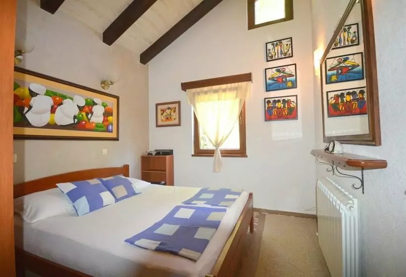 هتل Lazzaro Apartments