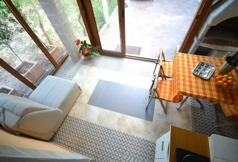 هتل Lazzaro Apartments