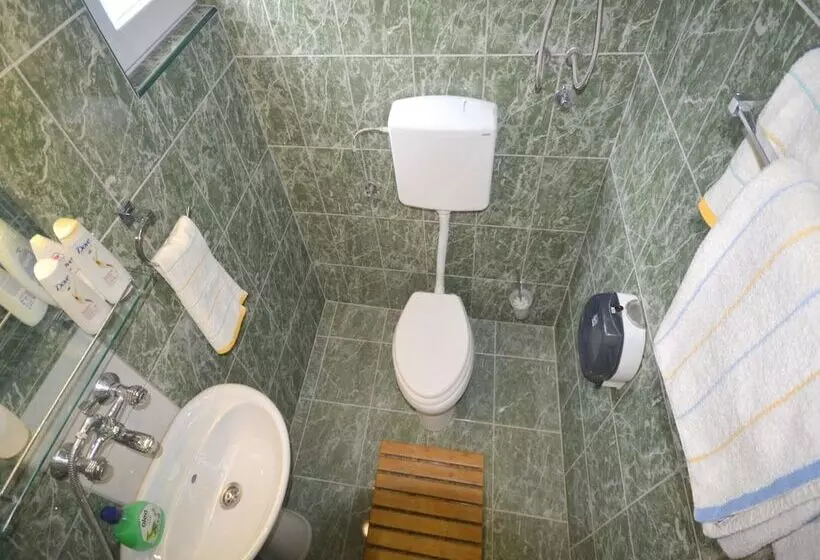 هتل Lazzaro Apartments