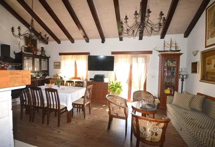 هتل Lazzaro Apartments