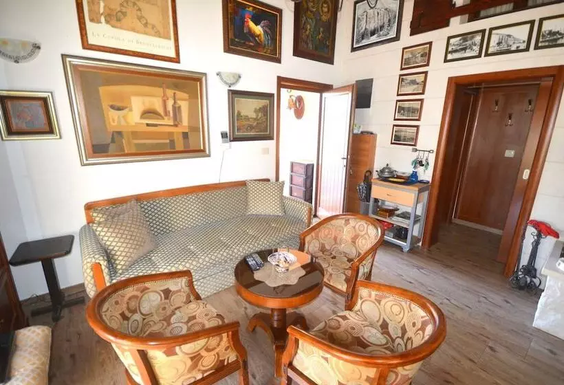هتل Lazzaro Apartments