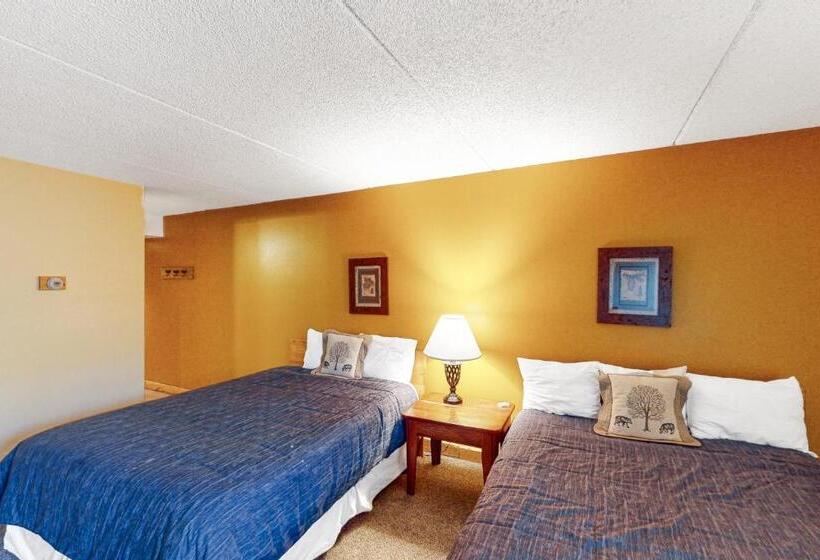 هتل Village Square Condo #631