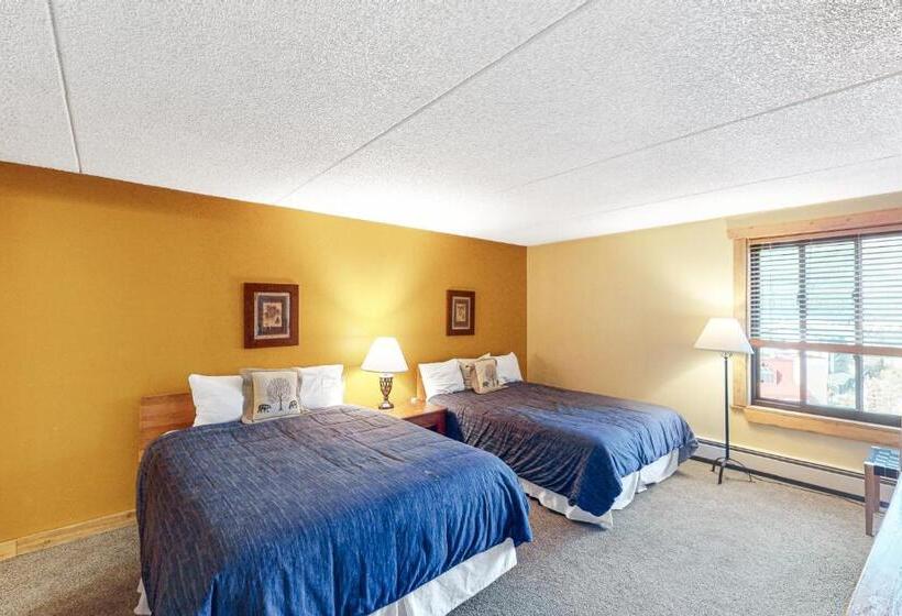 هتل Village Square Condo #631