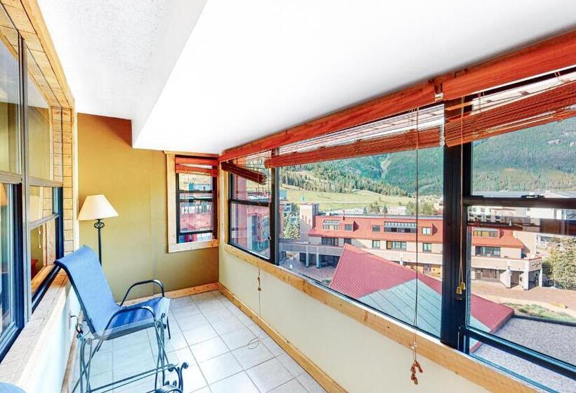 هتل Village Square Condo #631