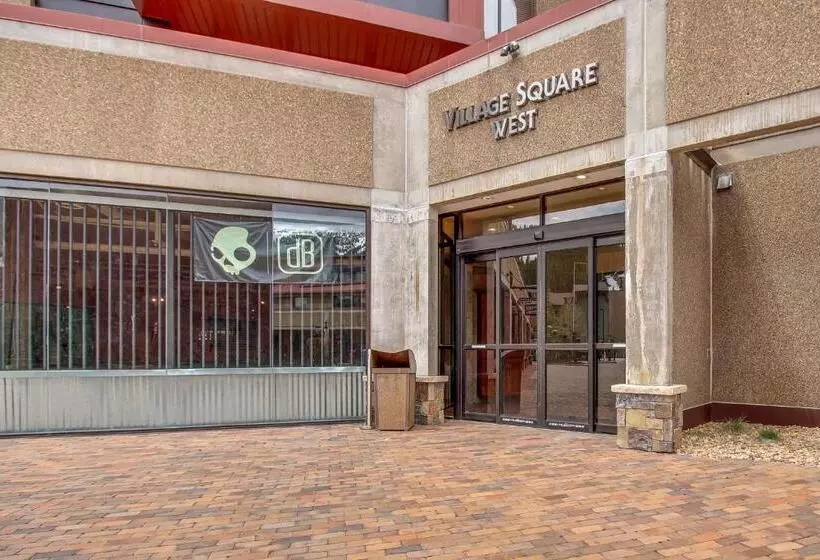 هتل Village Square Condo #631