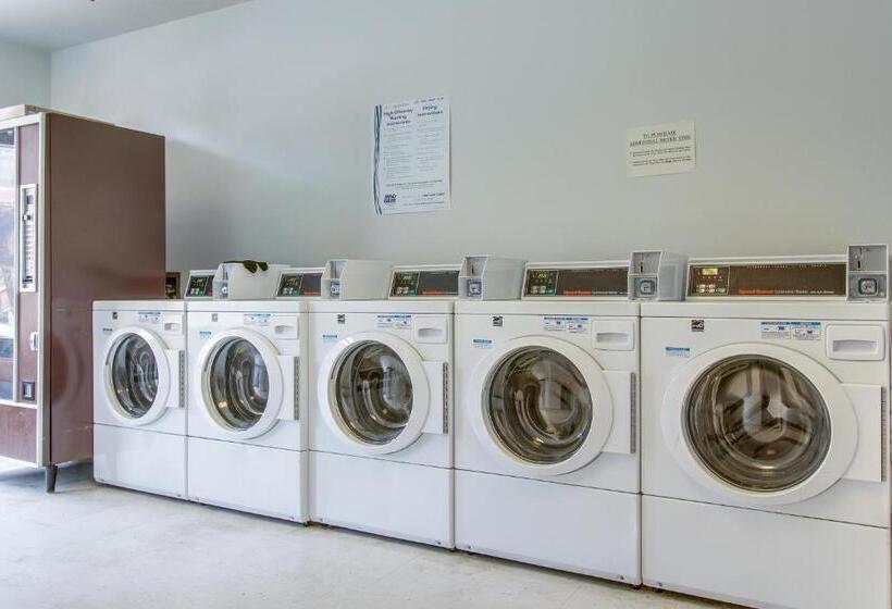 هتل Village Square Condo #631