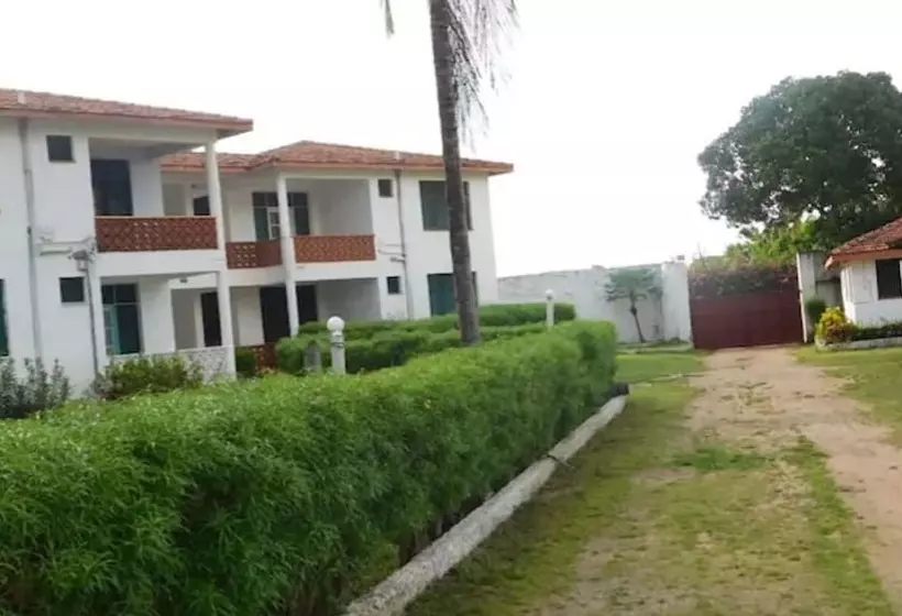 هتل Bubbles Cottages