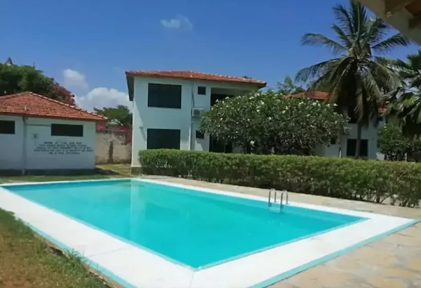 هتل Bubbles Cottages