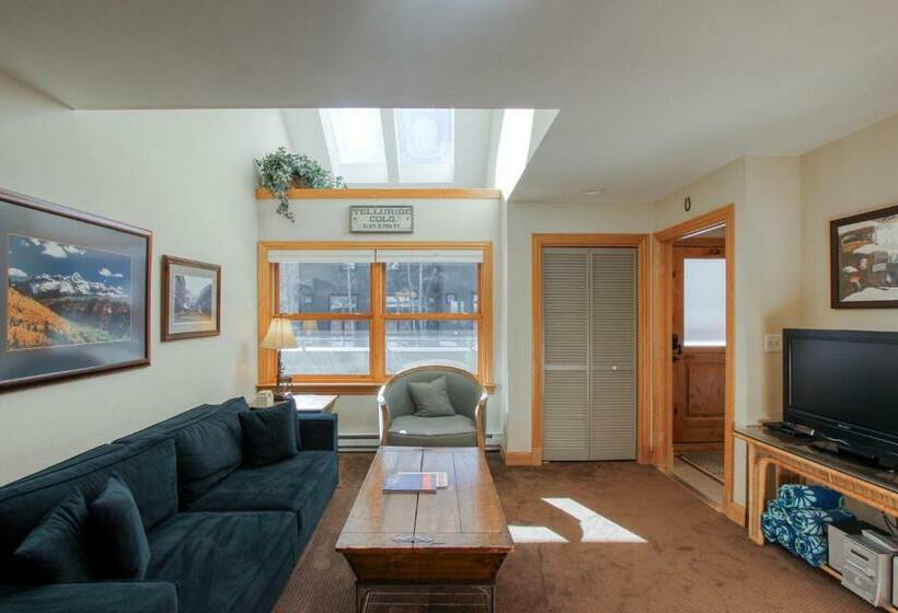 Отель Misty Maiden