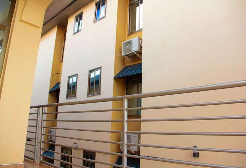 בית מלון כפרי Nbangba