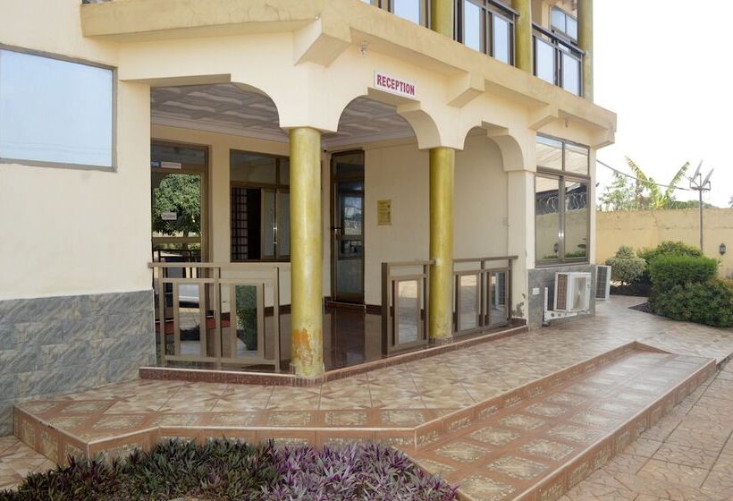 בית מלון כפרי Nbangba