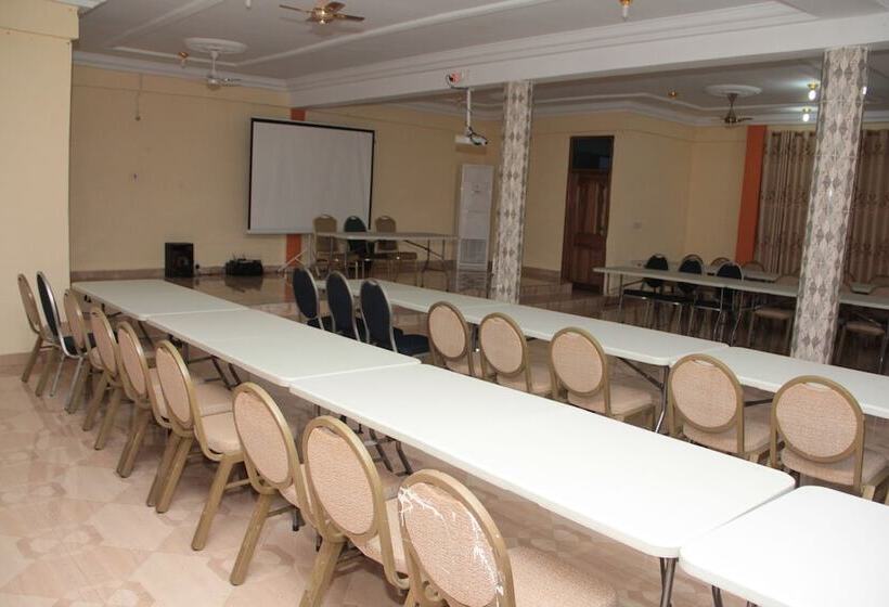 בית מלון כפרי Nbangba