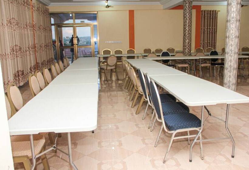 בית מלון כפרי Nbangba