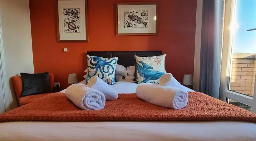Hotelli Wren Way Serviced Accommodation