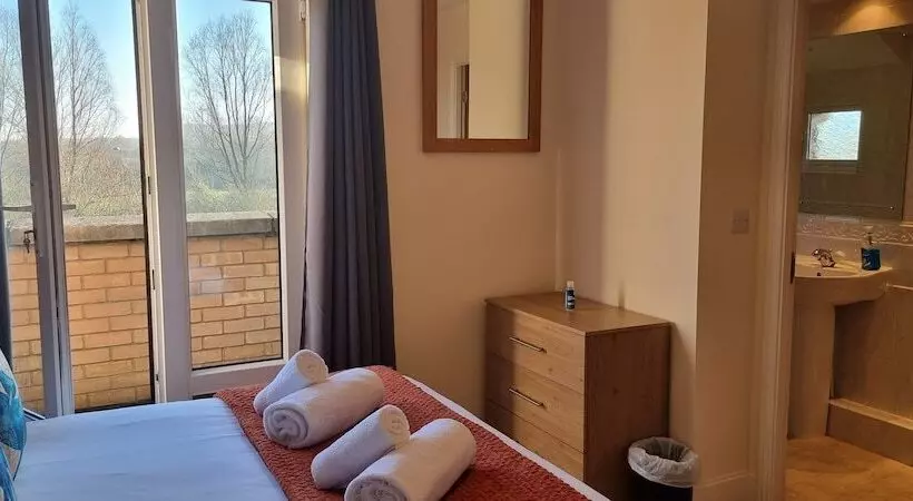 Hotelli Wren Way Serviced Accommodation