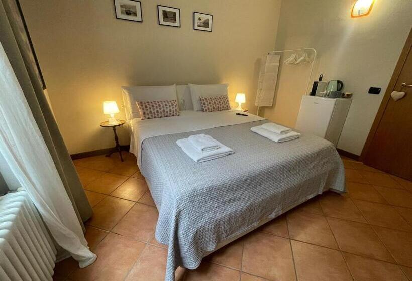 پانسیون La Camera Di Lidia