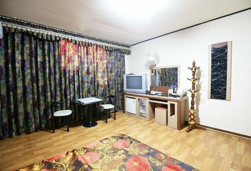 Eumseong Baekmaryeong Motel