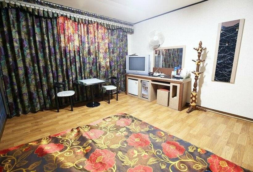 Eumseong Baekmaryeong Motel