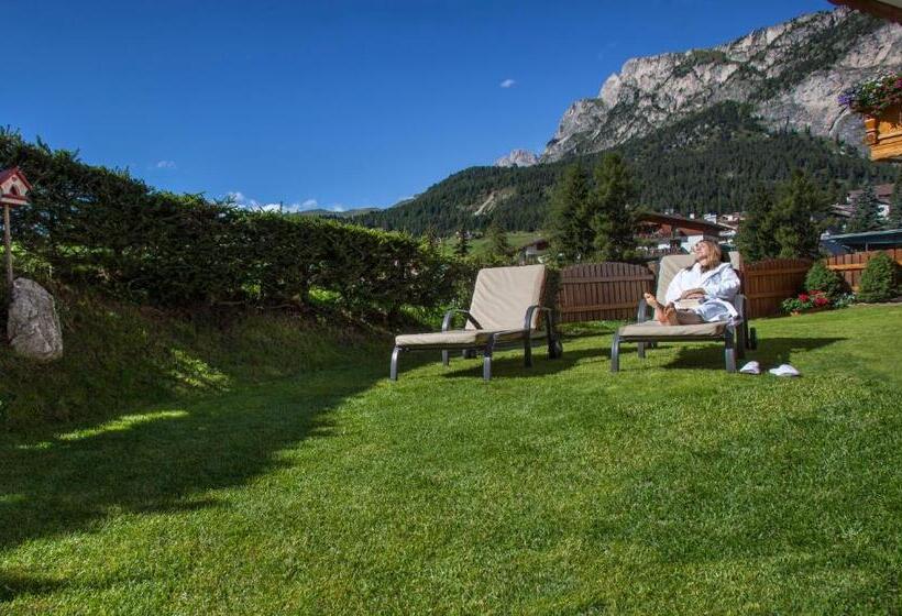 Garni Hotel Miara Your Dolomites Home