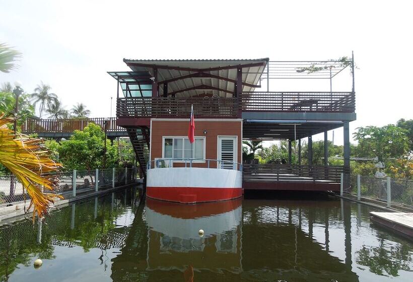 هتل Dulan Red House