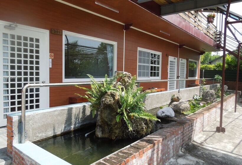 هتل Dulan Red House