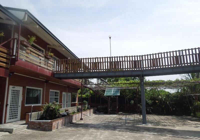 هتل Dulan Red House