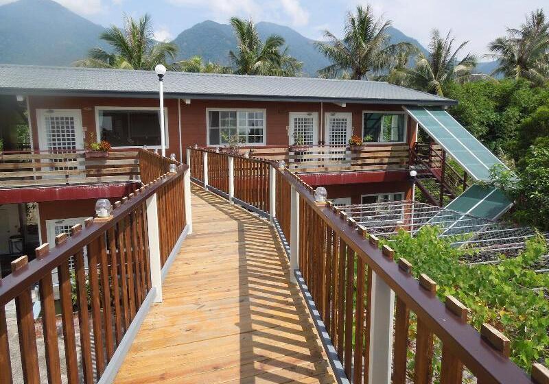 هتل Dulan Red House