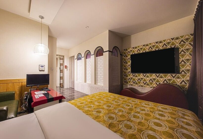 Hotel Eumseong Black And White