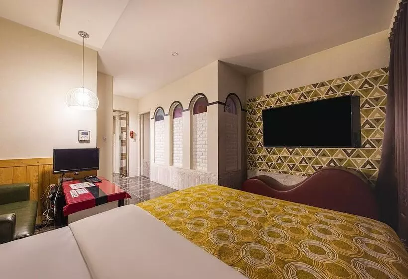 Hotelli Eumseong Black And White