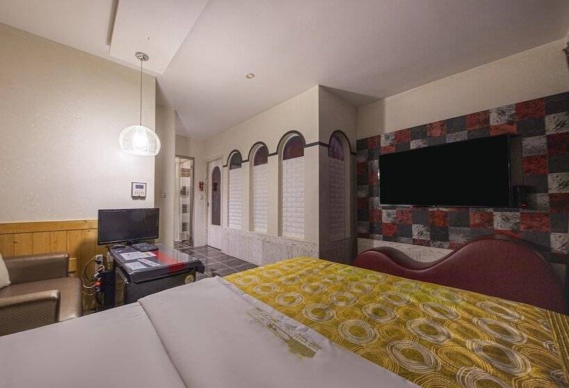 Hotel Eumseong Black And White